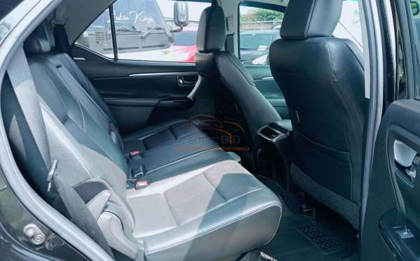 TOYOTA FORTUNER 2.4 VRZ