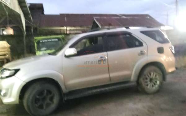 TOYOTA FORTUNER 2.7 G LUX