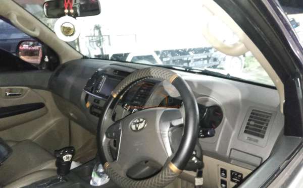 TOYOTA FORTUNER 2.7 G LUX