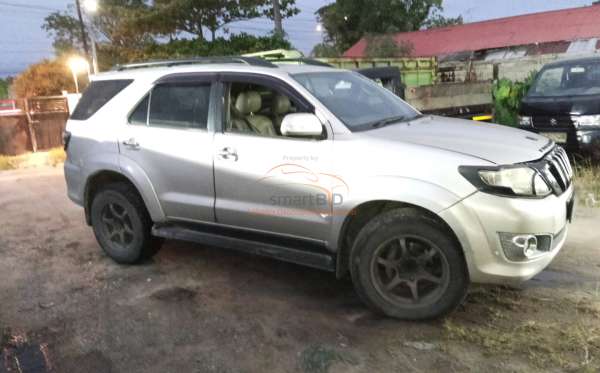 TOYOTA FORTUNER 2.7 G LUX
