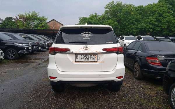 TOYOTA FORTUNER G 2.4