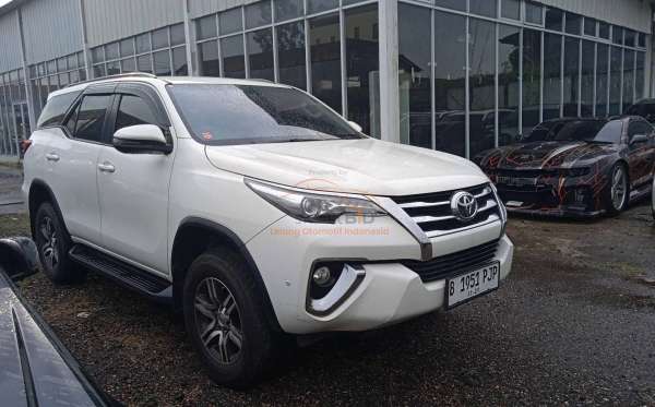 TOYOTA FORTUNER G 2.4