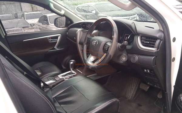 TOYOTA FORTUNER G 2.4