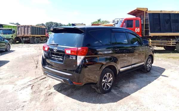 TOYOTA INNOVA 2.4 G