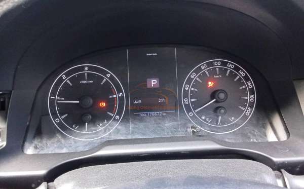 TOYOTA INNOVA 2.4 G