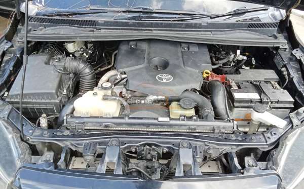 TOYOTA INNOVA 2.4 G