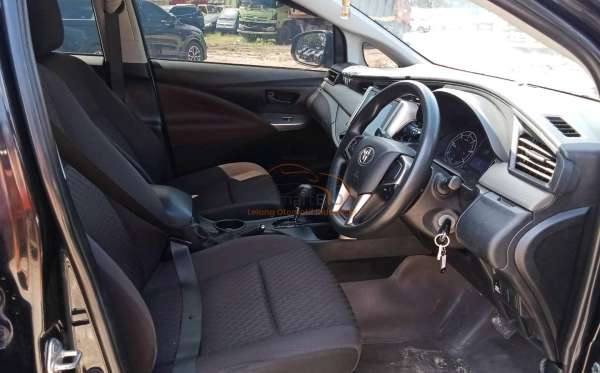 TOYOTA INNOVA 2.4 G