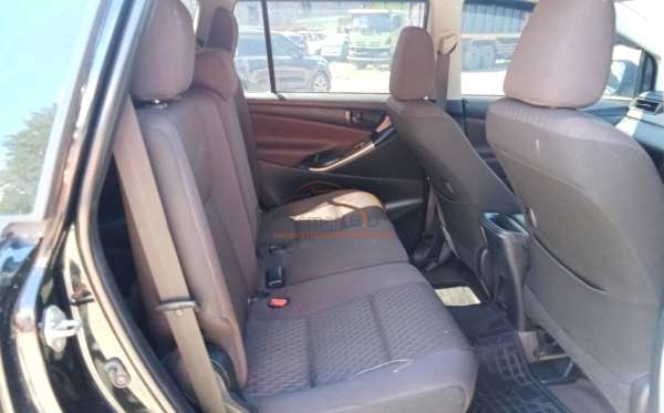 TOYOTA INNOVA 2.4 G