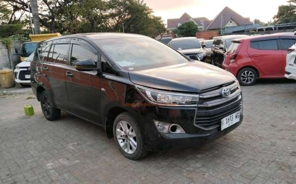 TOYOTA INNOVA