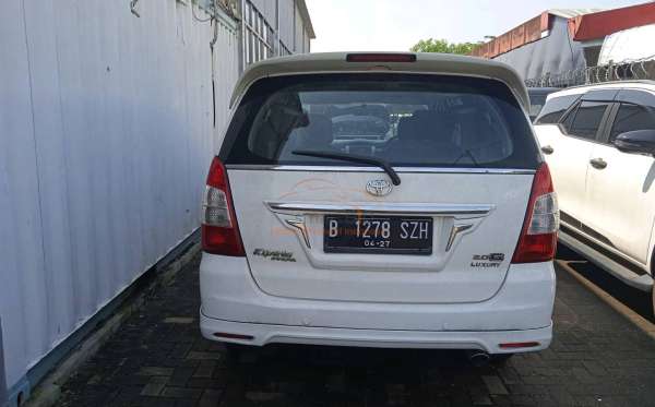 TOYOTA INNOVA G