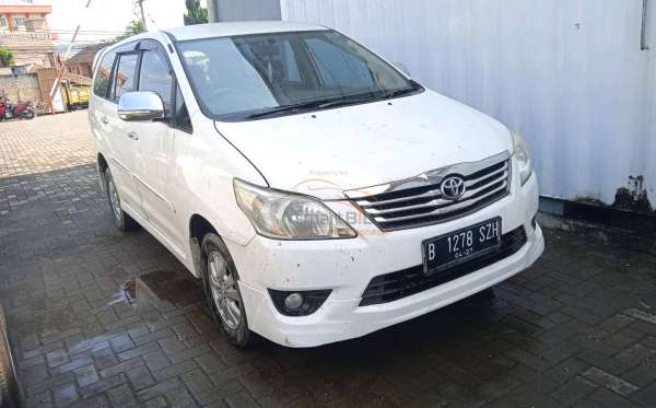 TOYOTA INNOVA G