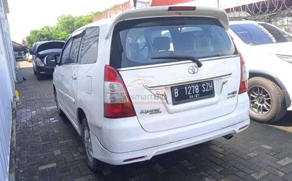 TOYOTA INNOVA G