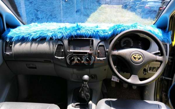 TOYOTA INNOVA