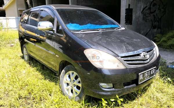 TOYOTA INNOVA