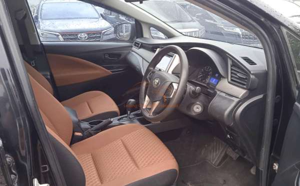 TOYOTA KIJANG INNOVA G