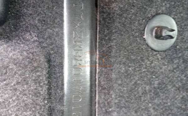 TOYOTA VOXY 2.0 AT