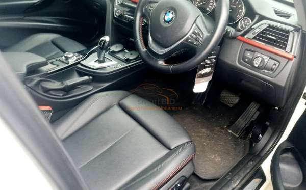 BMW 320I CKD AT