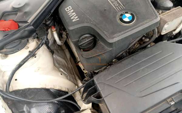 BMW 320I CKD AT