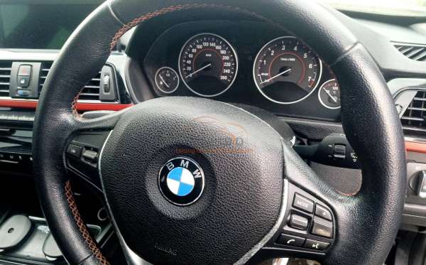 BMW 320I CKD AT