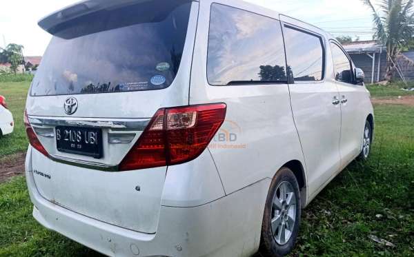 TOYOTA ALPHARD 2.4 X