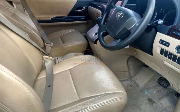 TOYOTA ALPHARD 2.4 X