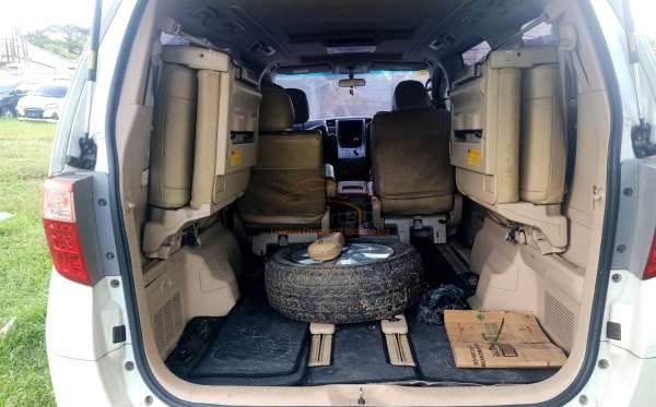 TOYOTA ALPHARD 2.4 X