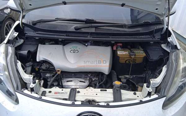 TOYOTA SIENTA 1.5V