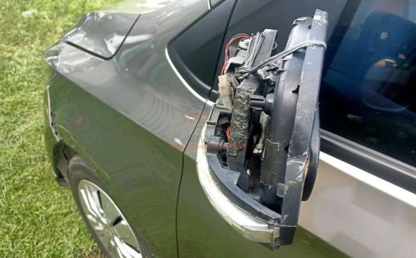 WULING CONFERO 1.5 DB MY (4X2)