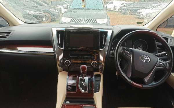 TOYOTA ALPHARD 2.5 G