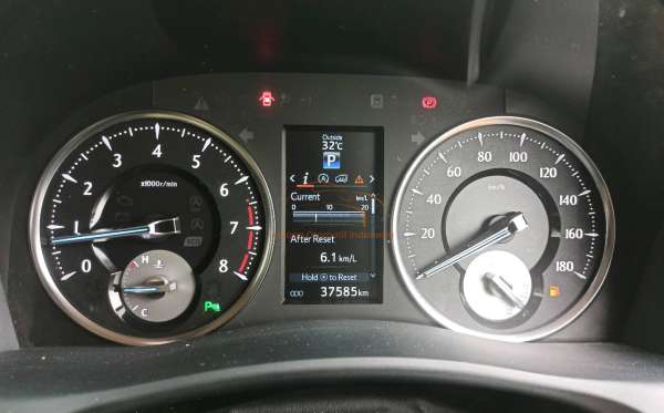TOYOTA ALPHARD 2.5 G
