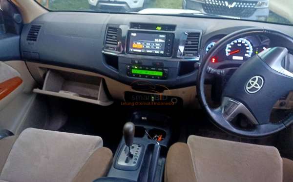 TOYOTA FORTUNER 2.5G AT
