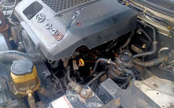 TOYOTA FORTUNER 2.5G AT