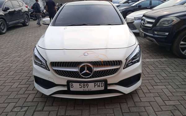 MERCEDES BENZ CLA 200