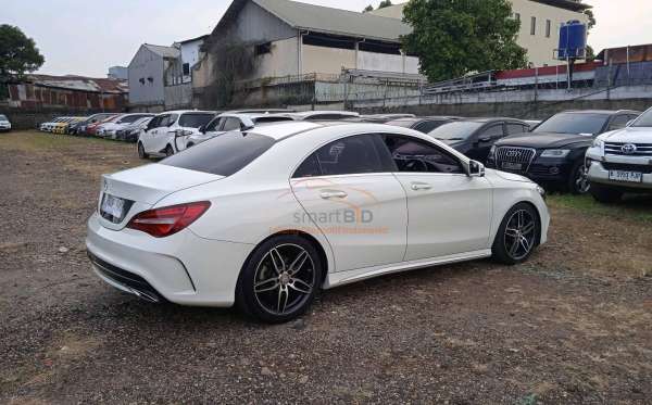 MERCEDES BENZ CLA 200