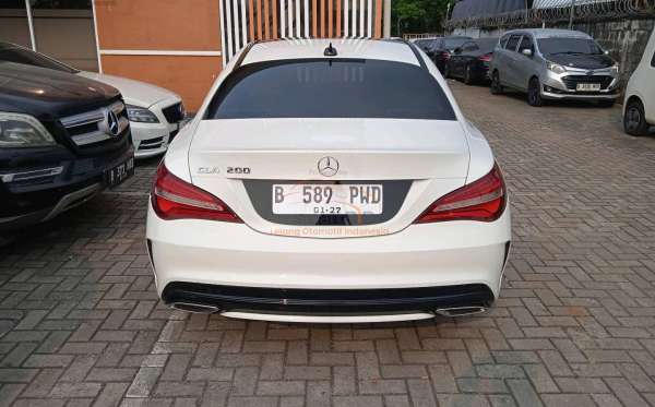 MERCEDES BENZ CLA 200