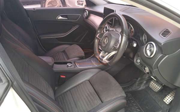 MERCEDES BENZ CLA 200