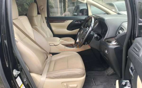 TOYOTA ALPHARD 2.5 G