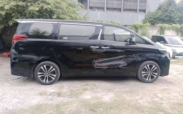 TOYOTA ALPHARD 2.5 G