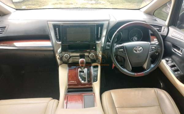 TOYOTA ALPHARD 2.5 G