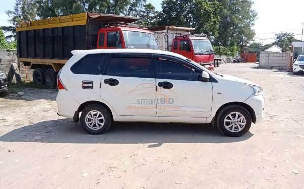 TOYOTA AVANZA