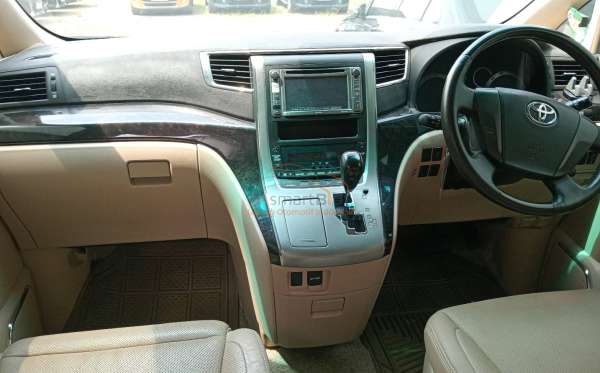TOYOTA ALPHARD 2.4