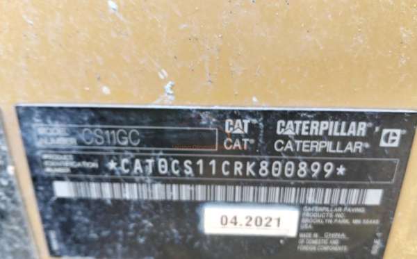 CATERPILLAR VIBROW ROLLER