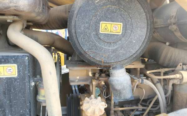 CATERPILLAR VIBROW ROLLER