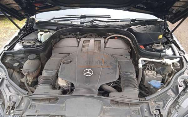 MERCEDES BENZ E 400