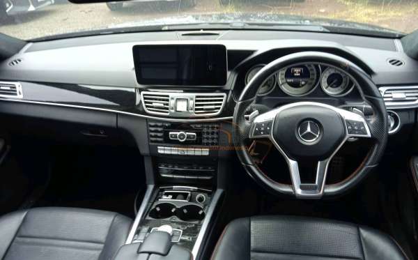 MERCEDES BENZ E 400