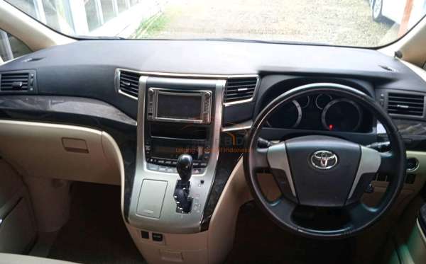 TOYOTA ALPHARD 2.4
