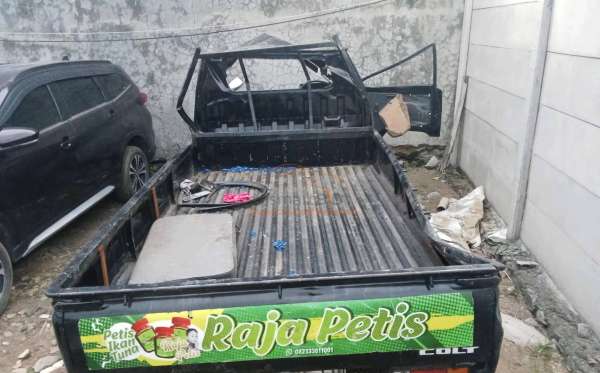 MITSUBISHI  L 300 L300 PU FB-R (4X2)