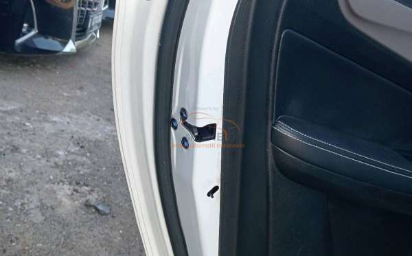 WULING CORTEZ 1.5 LUX