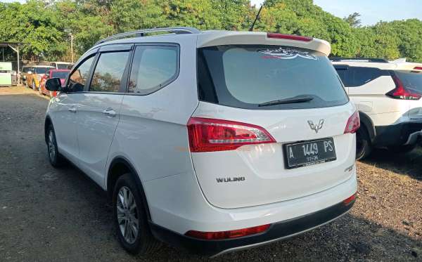 WULING CORTEZ 1.5 LUX