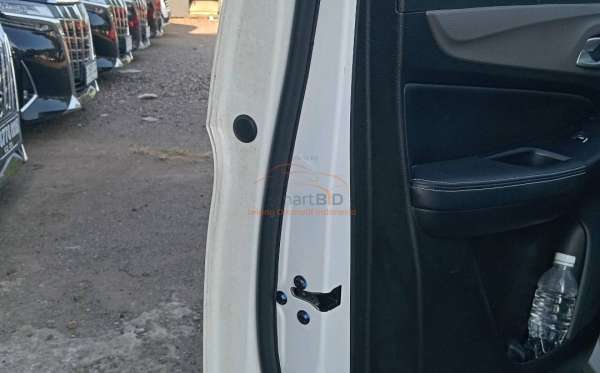 WULING CORTEZ 1.5 LUX